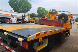 京山附近拖车电话号码服务